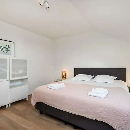 Espresso Duplex App Aan Zee Met Terras & Parking * دي هان