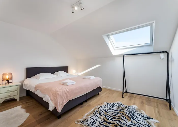 Lägenhet Espresso Duplex App Aan Zee Met Terras & Parking