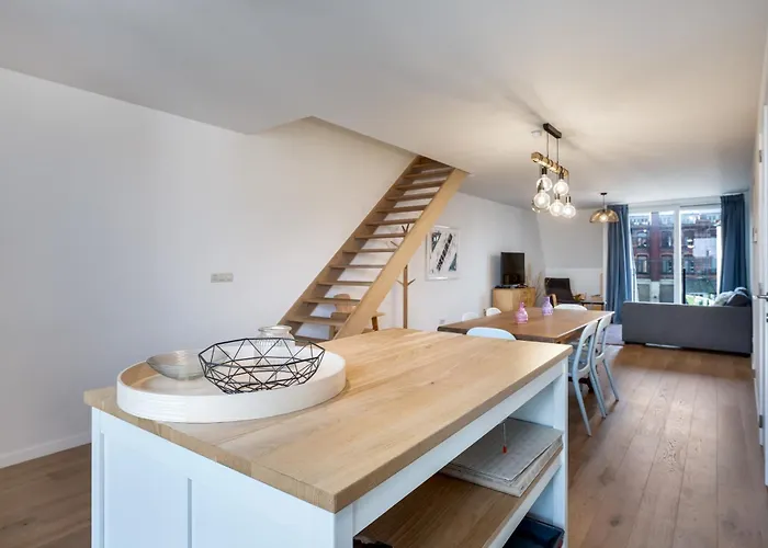 Espresso Duplex App Aan Zee Met Terras & Parking De Haan